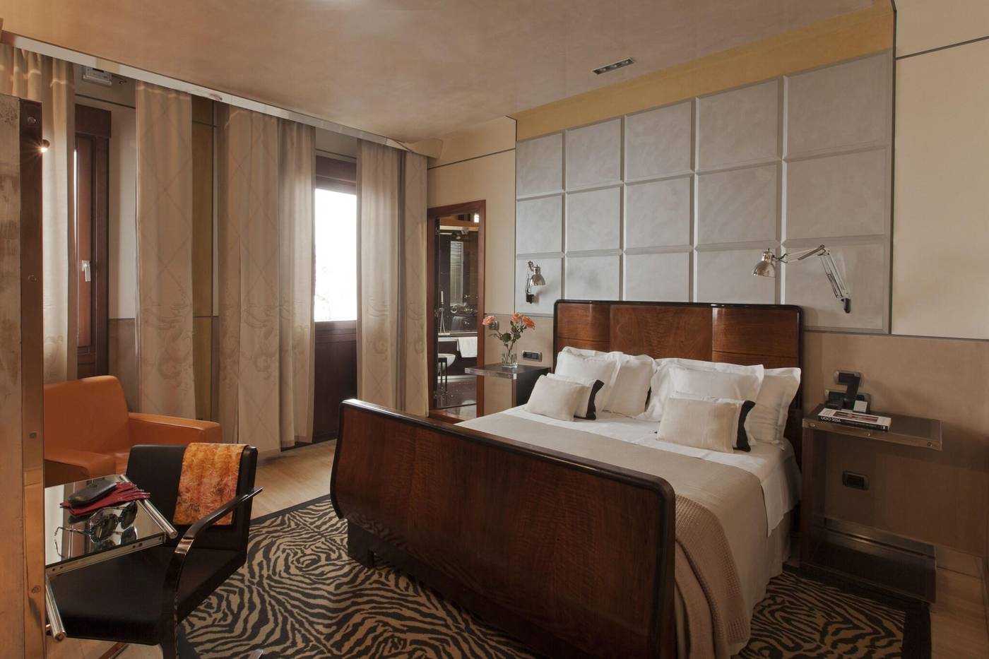 Ca--Pisani-Hotel-Room-41