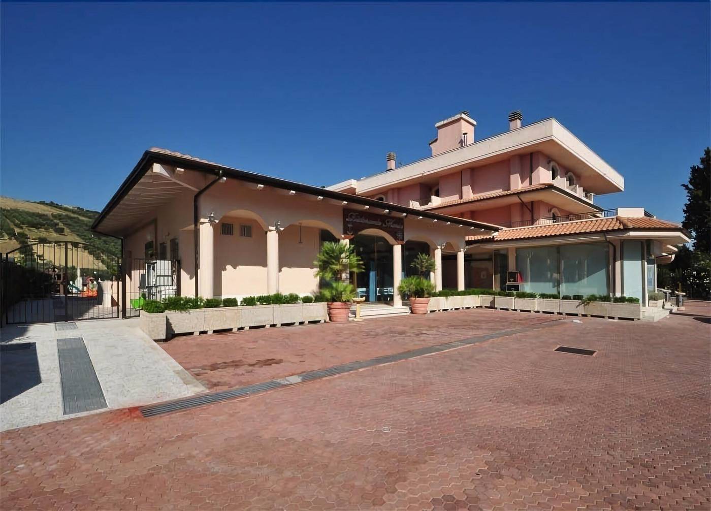 Hotel Villa Elena-Italy-TORTORETO -General view-4