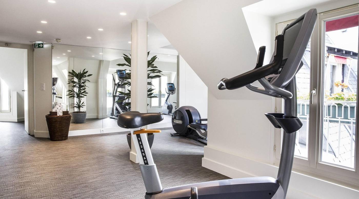 H----tel-Napol----on-Paris-Sports-and-Entertainment-94