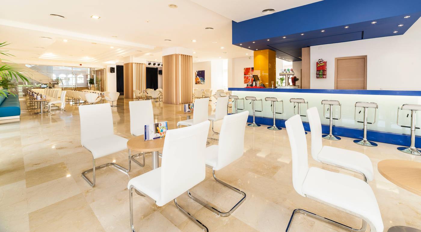 Globales-Lord-Nelson-Bar-24