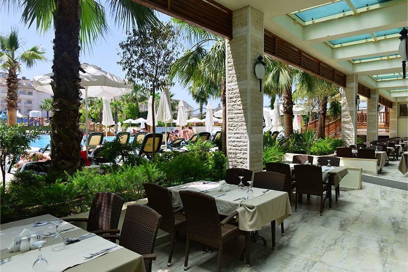 Side-Crown-Palace-Terrace-8