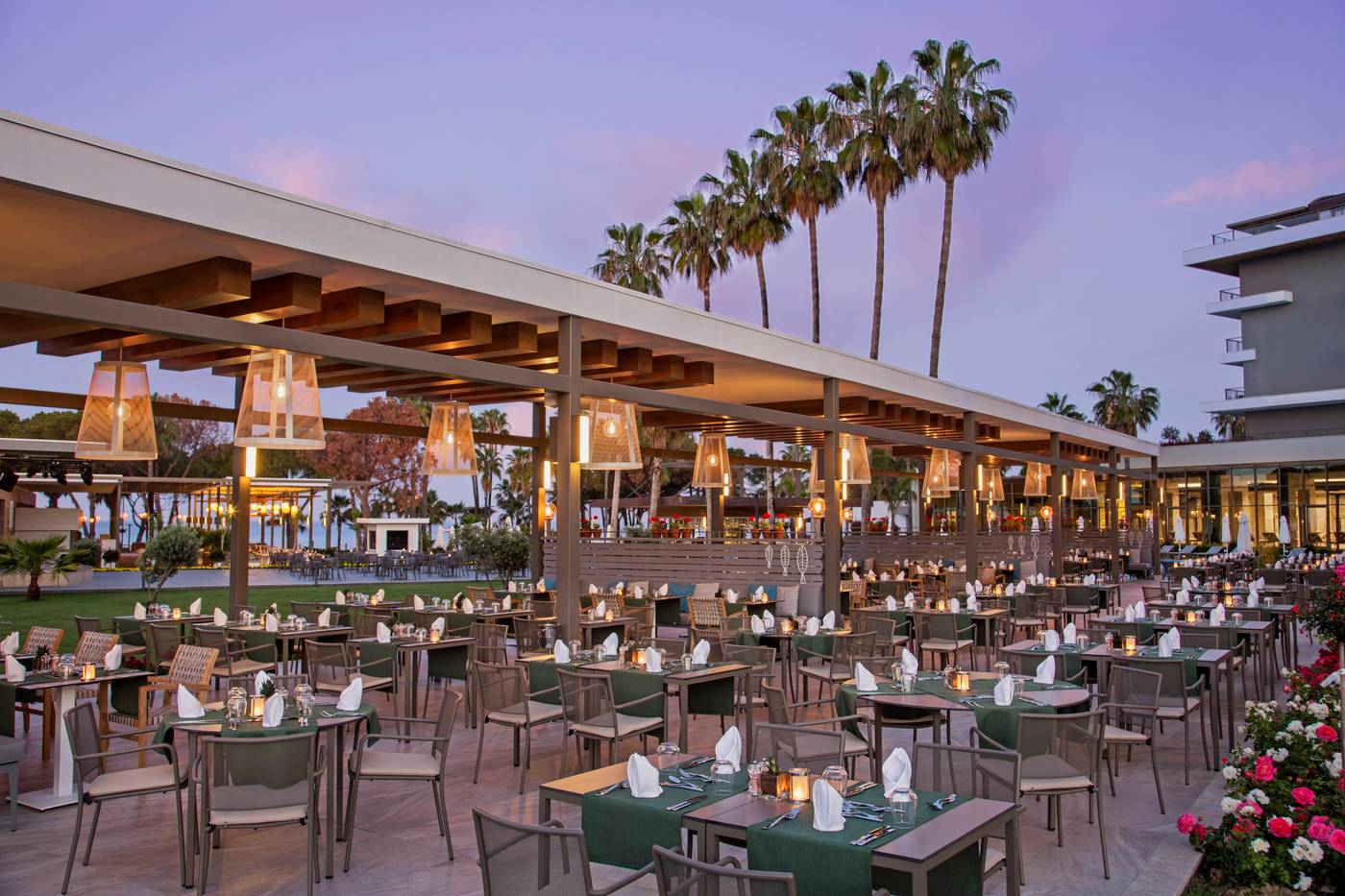 Acanthus-Cennet-Barut-Collection-Restaurant-13