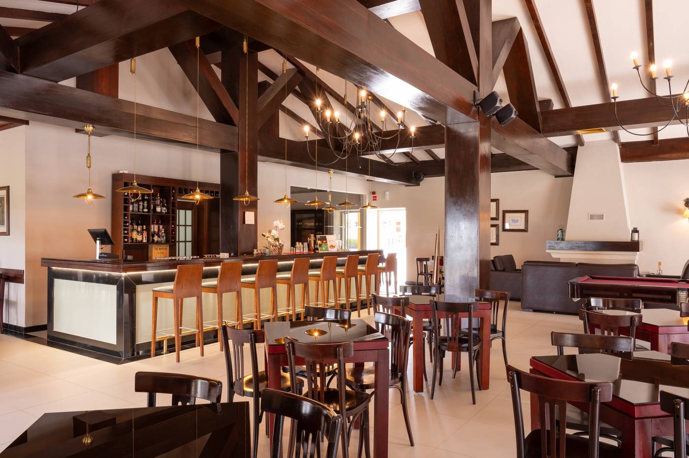 Vila-Gale-Alentejo-Vineyards--Clube-de-Campo--Bar-6