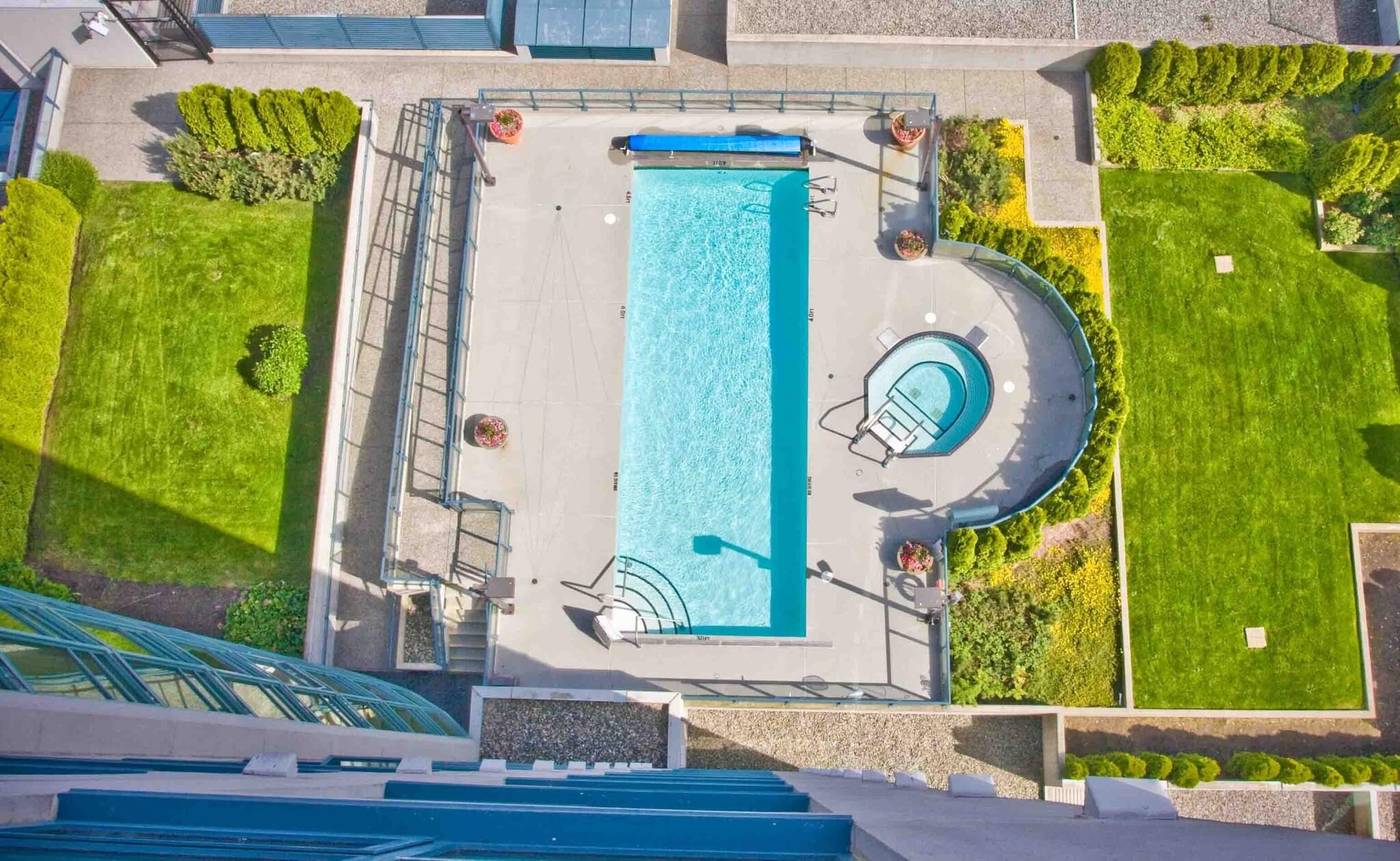 Vancouver-Airport-Marriott-Hotel-Pool-12