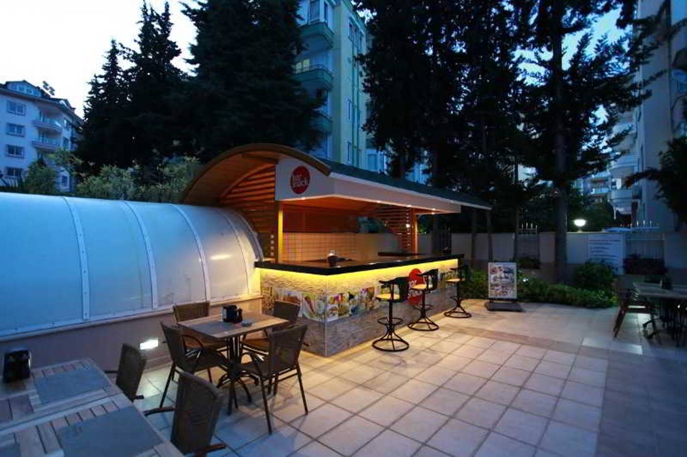 Elite-Orkide-Suite-Hotel-Bar-14