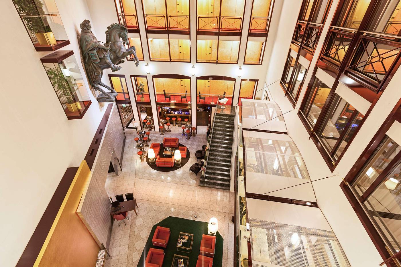 Derag-Livinghotel-Grosser-Kurfuerst-Lobby-18