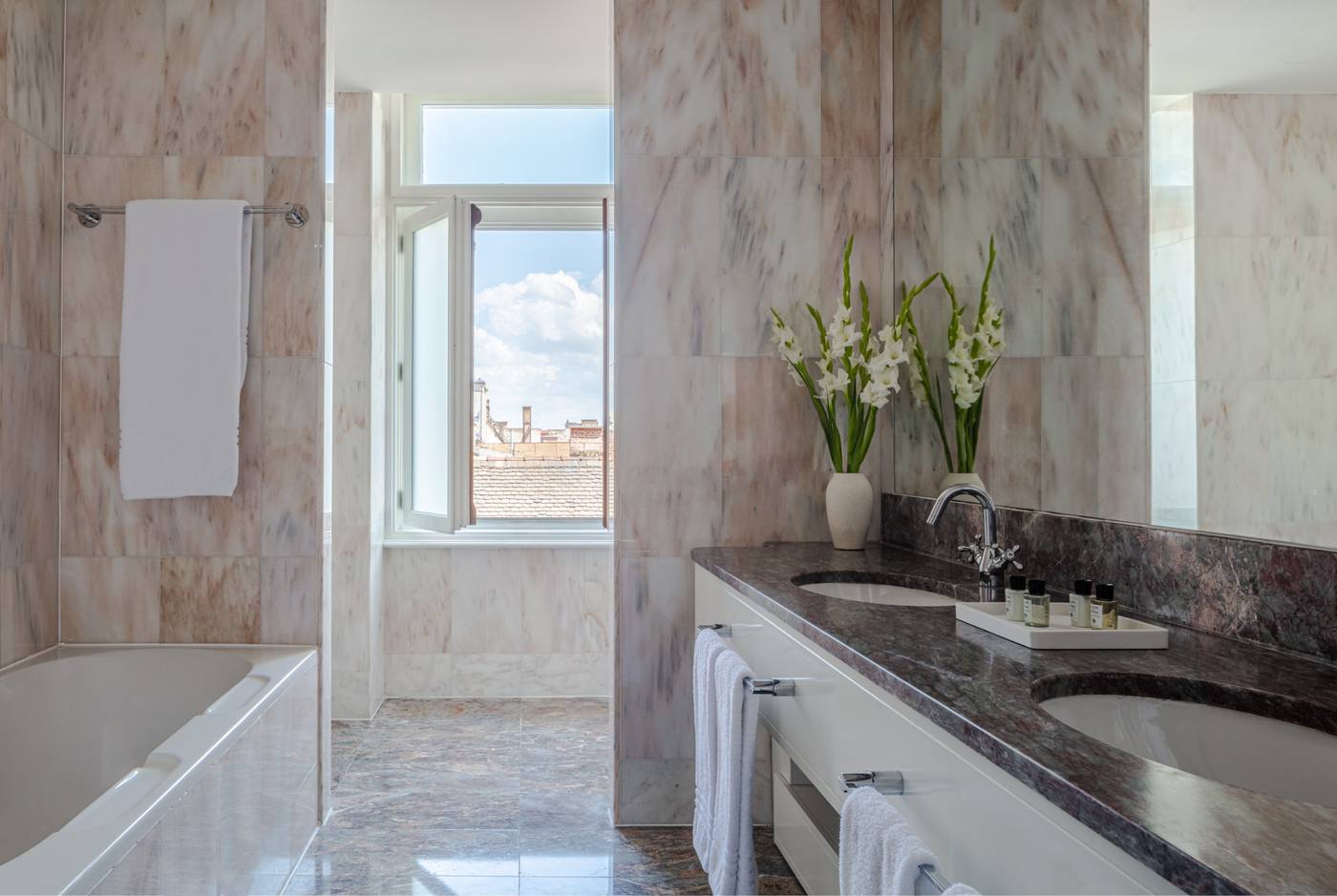 Anantara-New-York-Palace-Budapest-Room-56