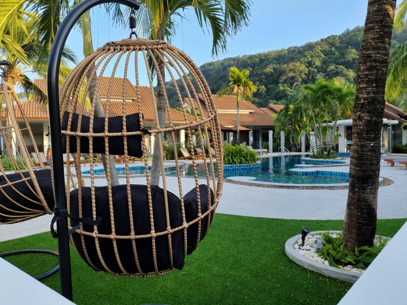 BLU-PINE-Villa---Pool-Access-Pool-24