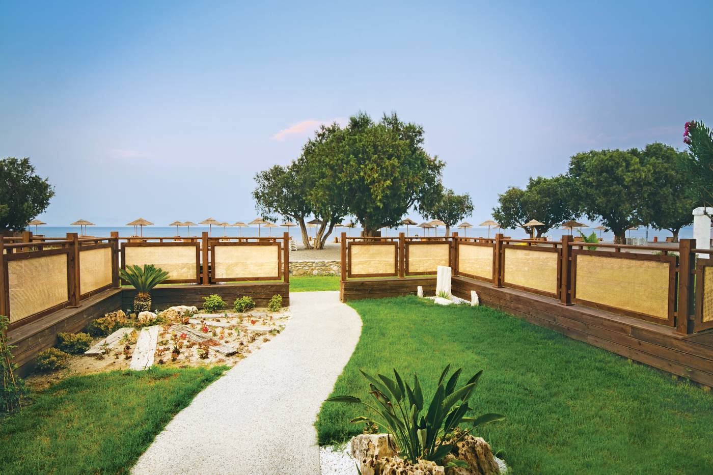 Atlantis-Hotel-Room-77