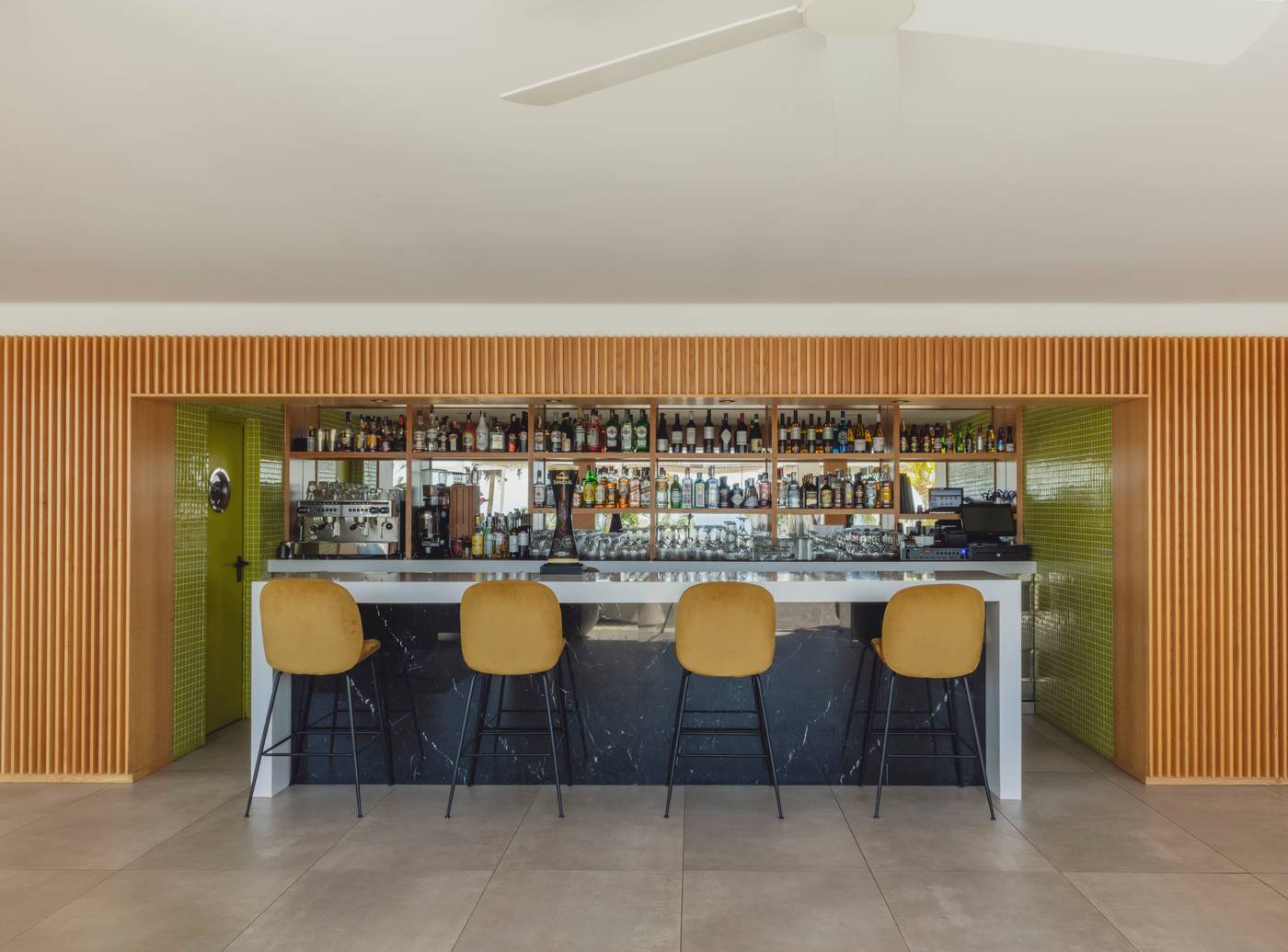 Flamingo-Beach-Mate-Bar-52