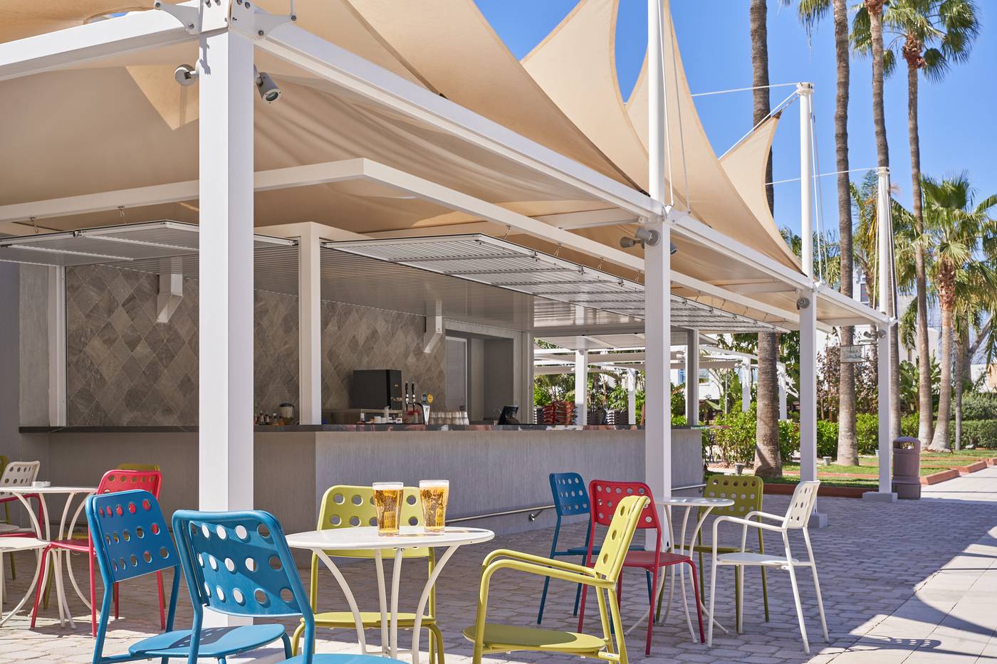 Atlantica-Oasis-Hotel-Bar-10