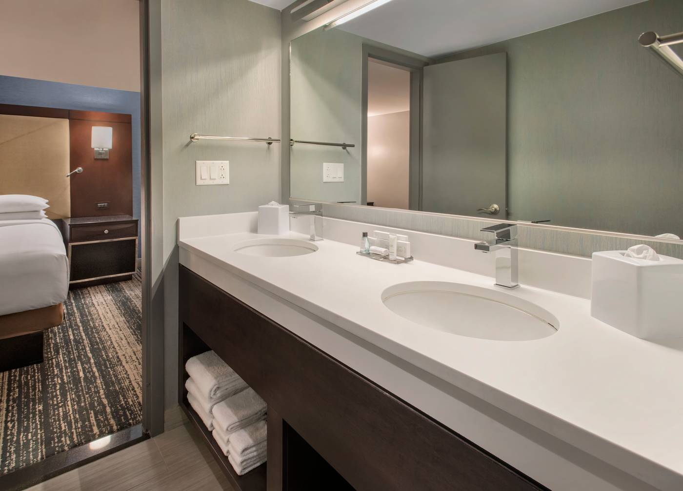 Boston-Marriott-Burlington-Room-25