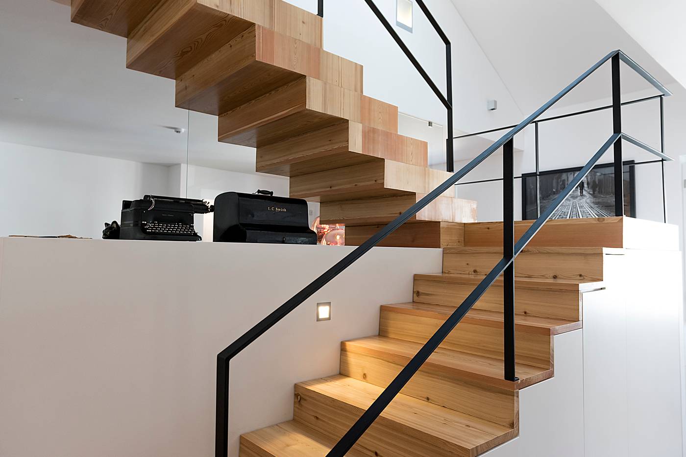 Flora-Chiado-Apartments-Room-9