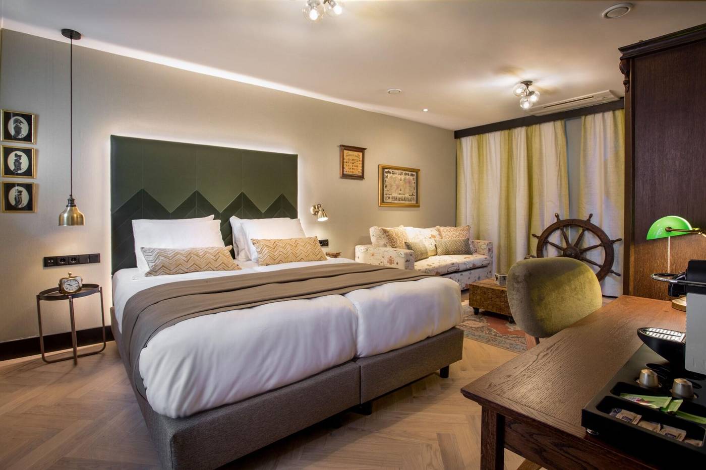 The-Hendrick-S-Hotel-Room-25