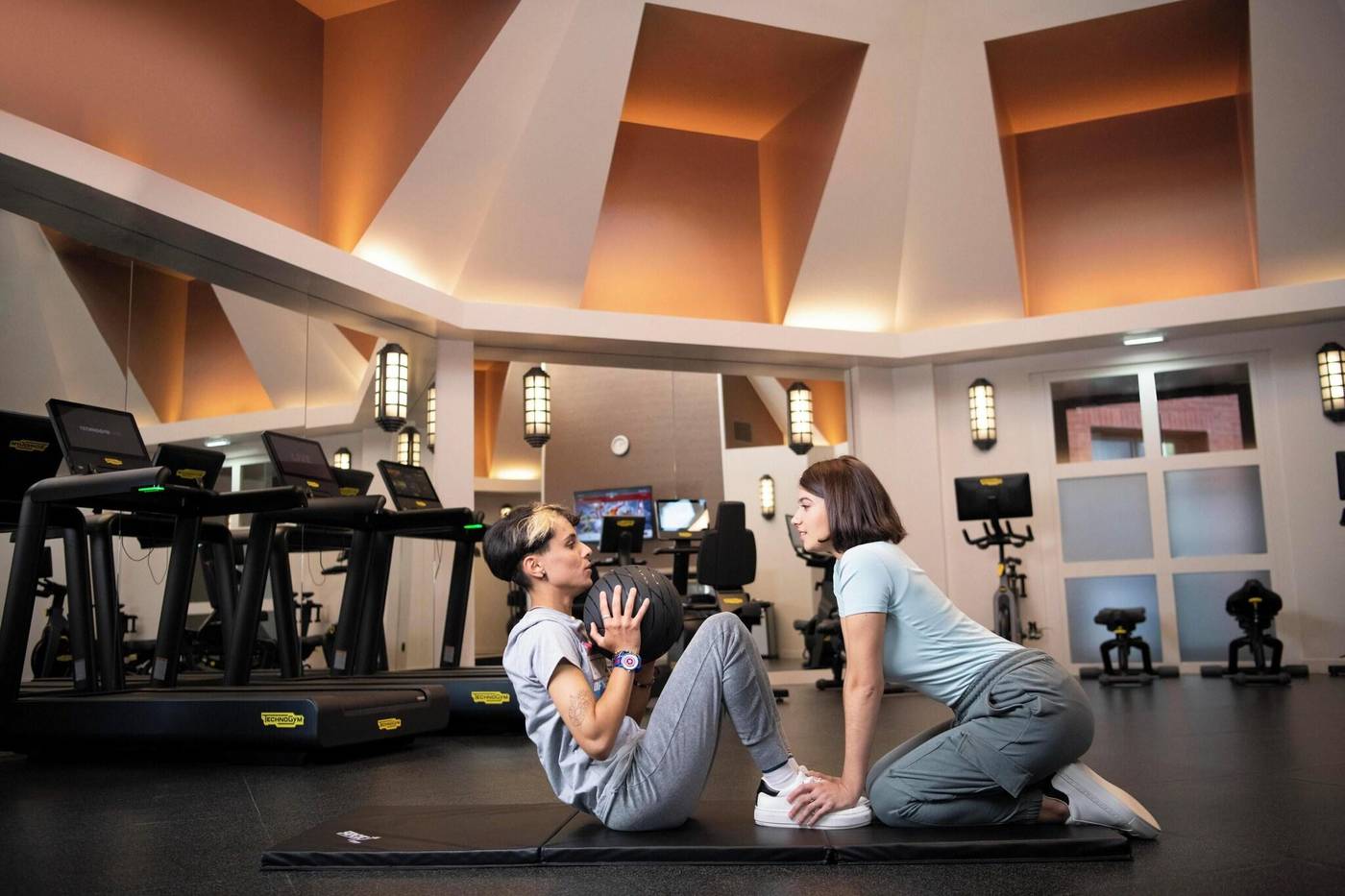 Disney-s-Hotel-New-York-Sports-and-Entertainment-26