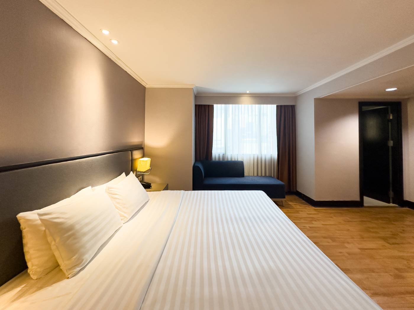 Rembrandt-Residences-Bangkok-Room-35