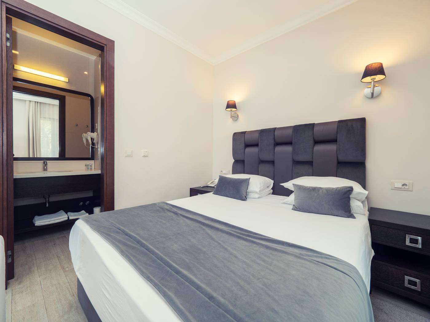 Hotel-Moskva-Room-11