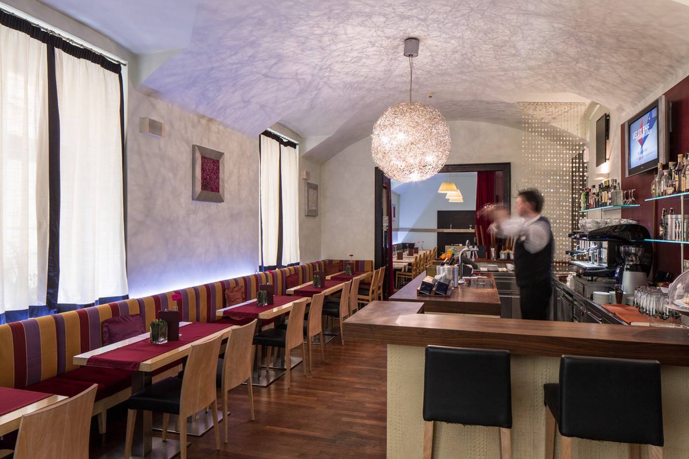 Falkensteiner-Hotel-Maria-Prag-Bar-18