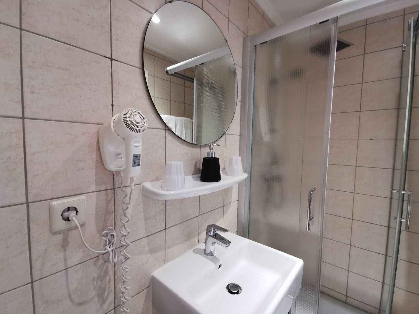 BIVIUS Hotel Restaurant Luxembourg-Luxembourg-Strassen-Room-10