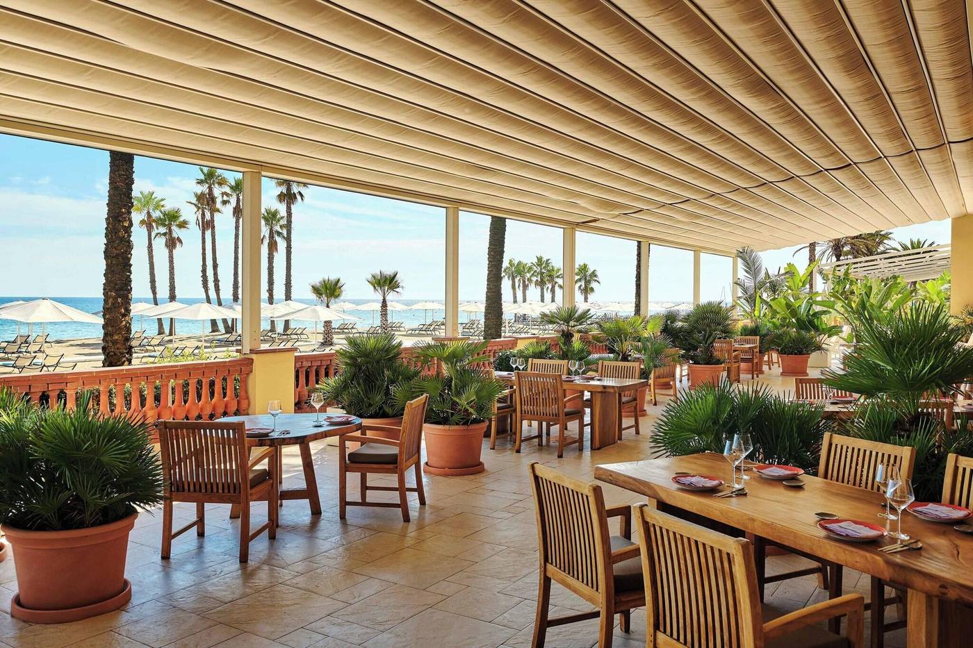 Le-Meridien-Ra-Beach-Hotel---Spa-Restaurant-89