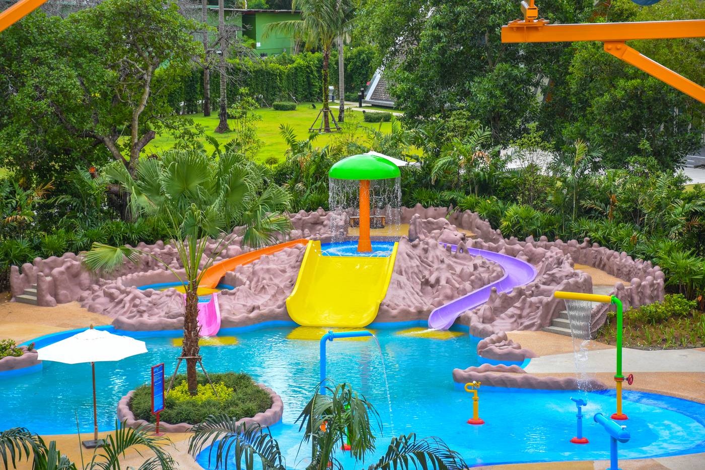 Splash-Beach-Resort-Sports-and-Entertainment-6