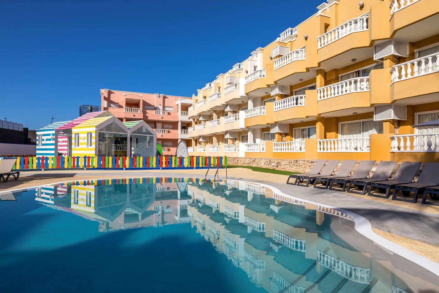 Allegro-Isora-Pool-14