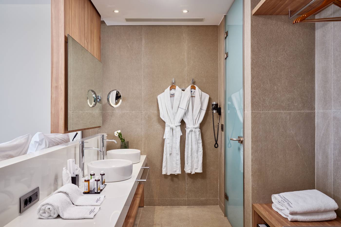 Gennadi-Grand-Resort-Room-34