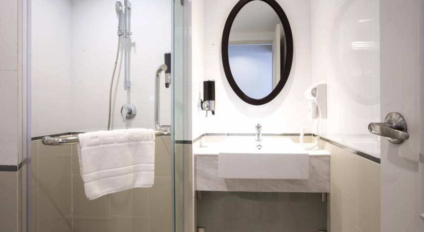 Vince-Hotel-Pratunam-Room-54