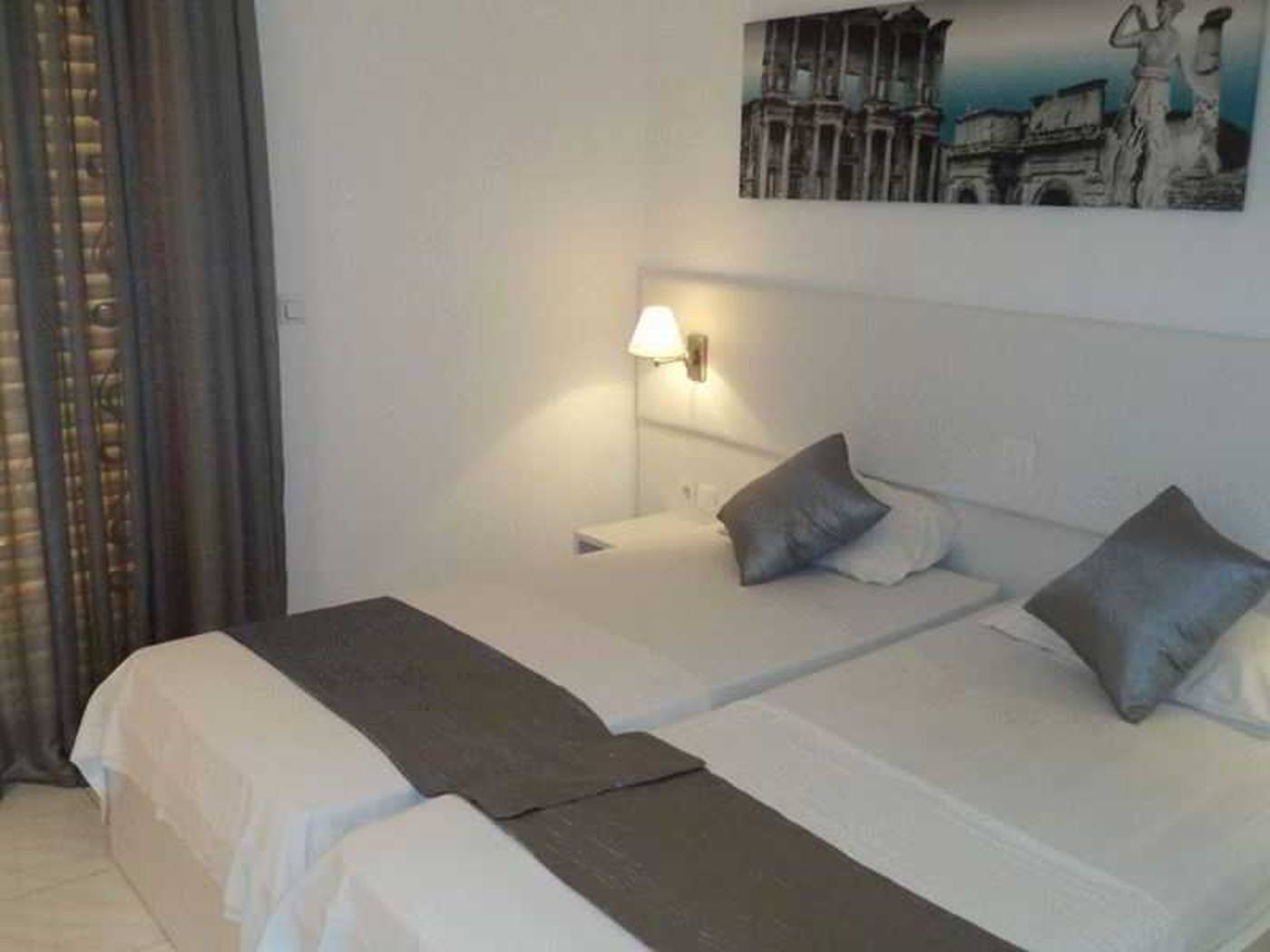 Blue-nest-kos-Room-23