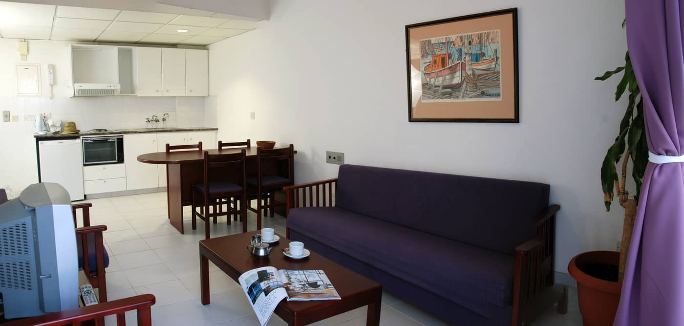 Blue-Crane-Hotel-Apts-Room-11
