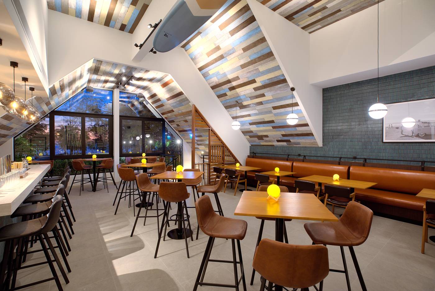 Manathai-Surin-Phuket-Bar-44