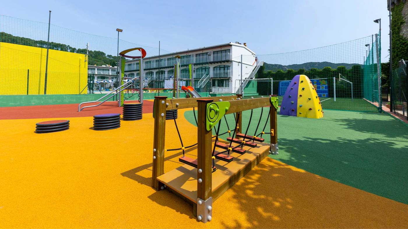 Medplaya-Sant-Eloi-Aparthotel-Sports-and-Entertainment-64