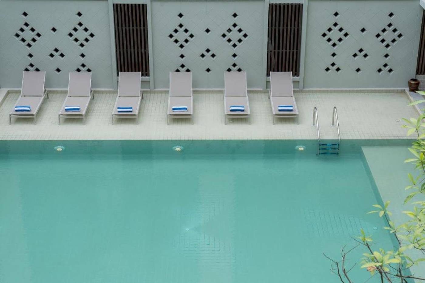 Pranakorn-Heritage-Hotel-Pool-104