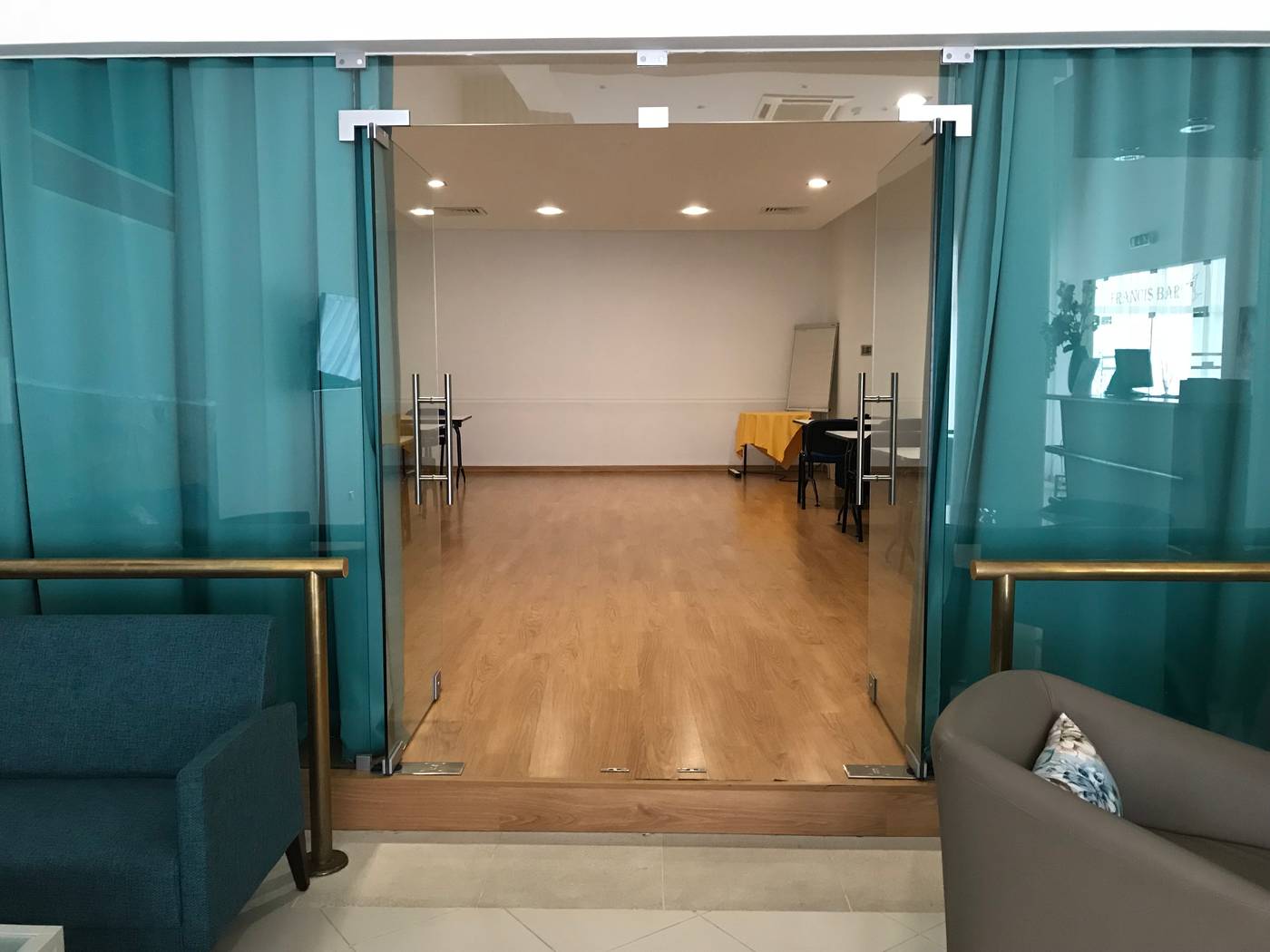 Francis-Conferences-5