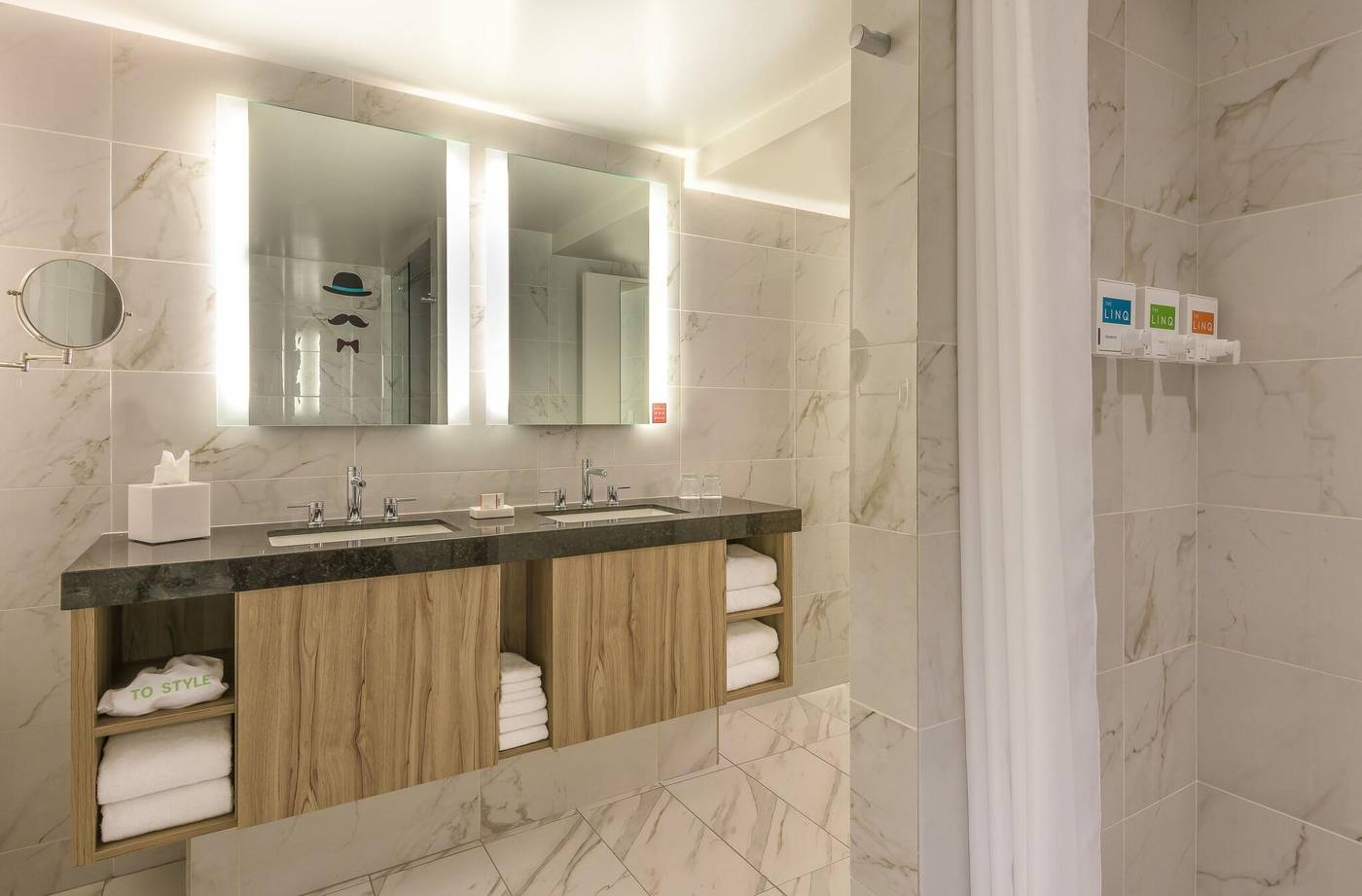 The-LINQ-Hotel-and-Casino---A-Caesars-Rewards-Destination-Room-33