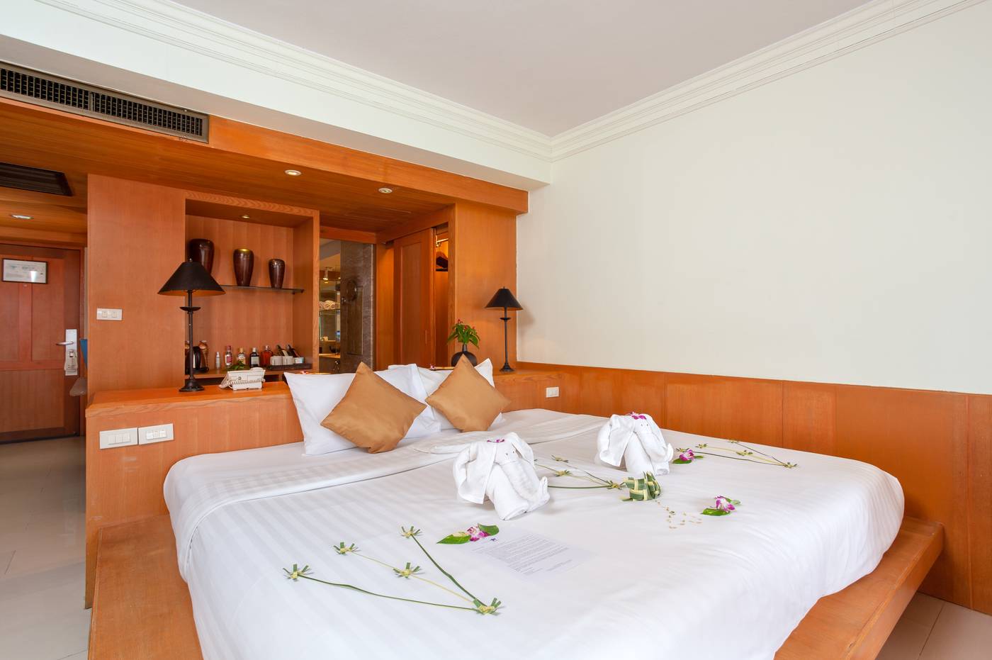 Seaview-Patong-Room-16