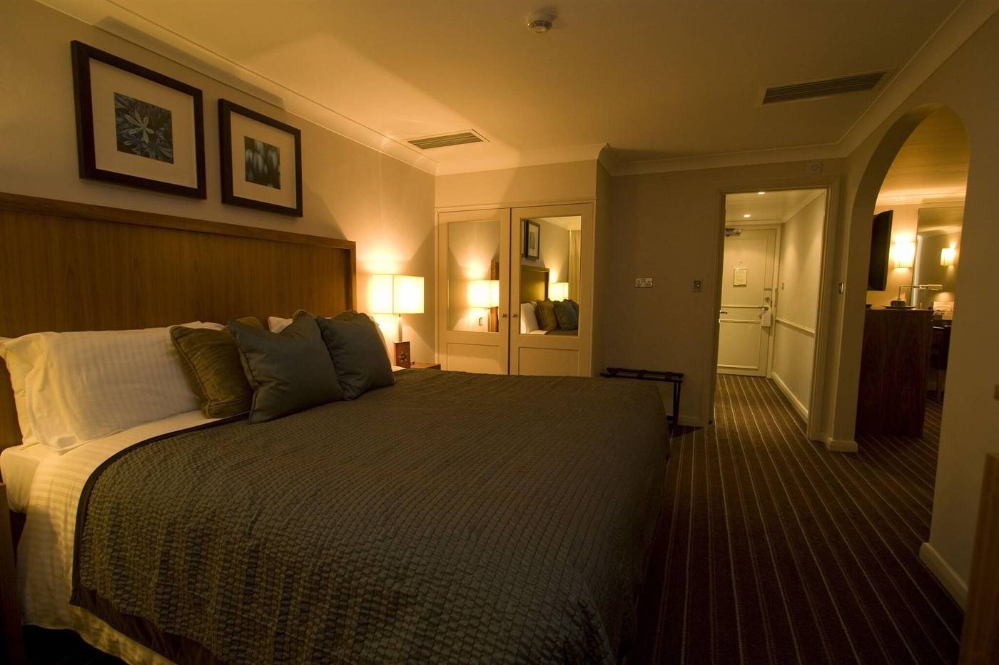 L-Horizon-Beach-Hotel---Spa-Room-25