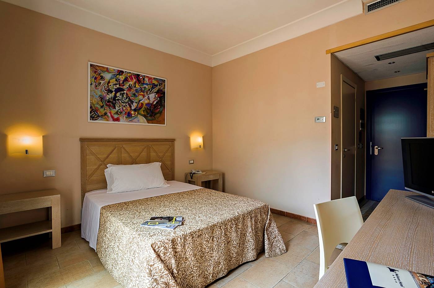 Mahara-Hotel-Room-10