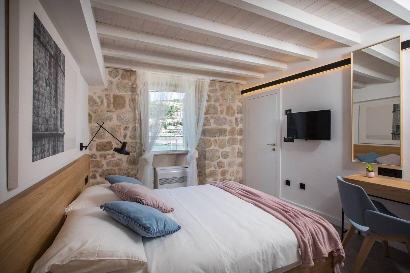 Bova-Luxury-Rooms-Room-10