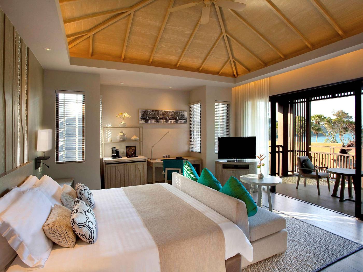 Pullman-Phuket-Arcadia-Resort-Room-29