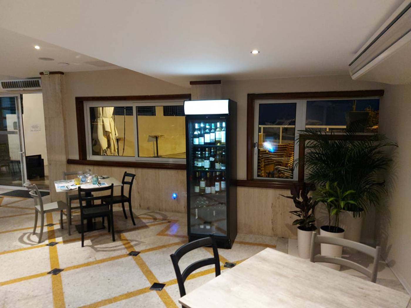 Ambassador-Hotel-Restaurant-10