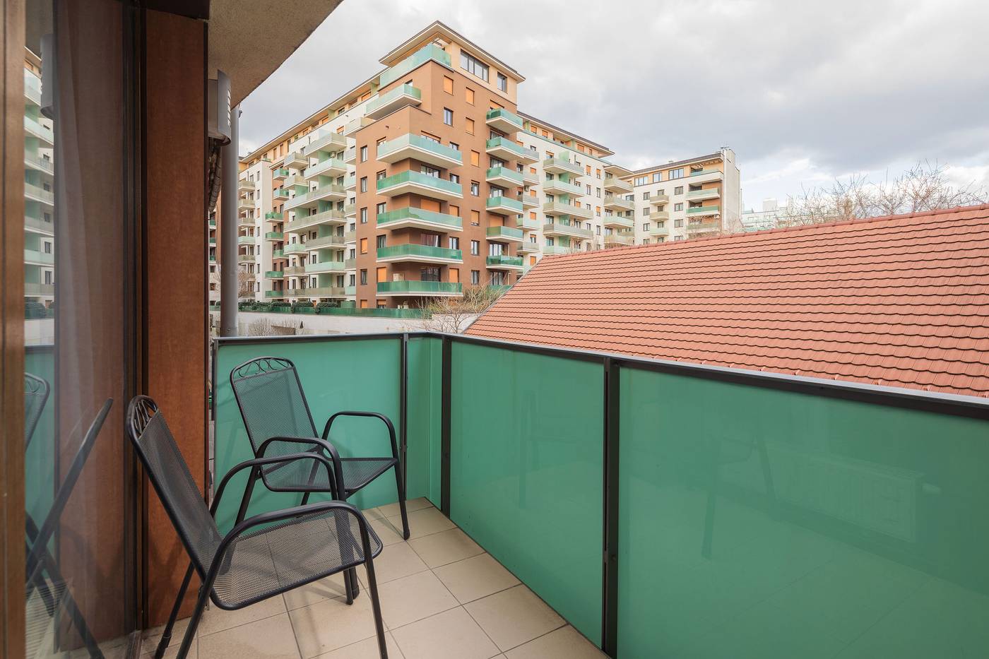 Escala-Hotel---Suites-Room-4