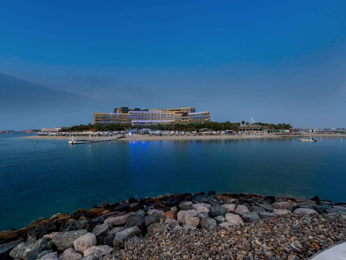 Rixos-The-Palm-Hotel-and-Suites-General-view-17