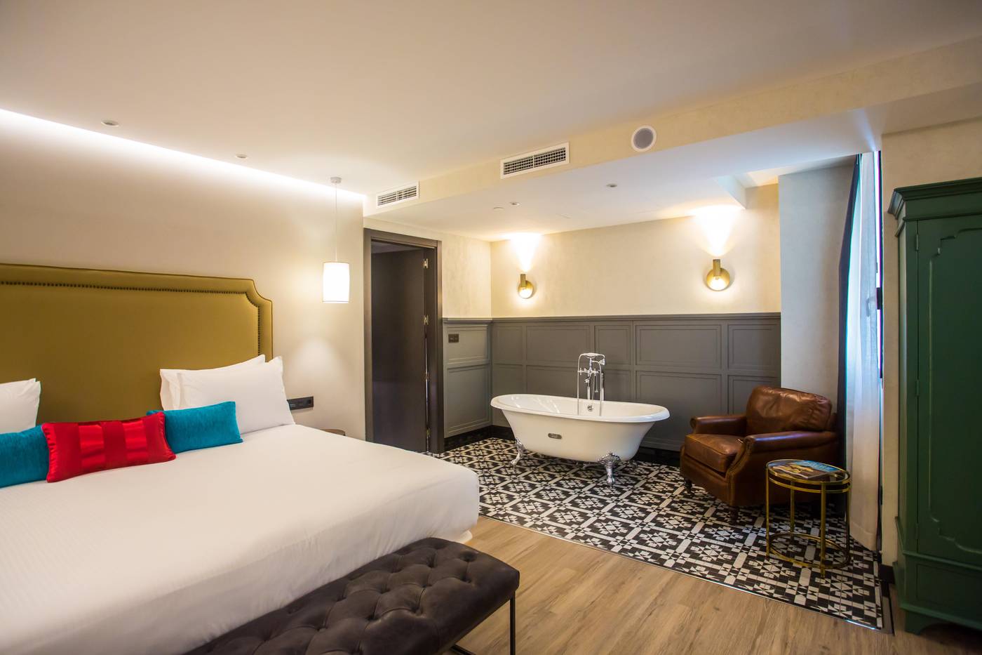 Hotel-Indigo-Madrid---Gran-Via-Room-36