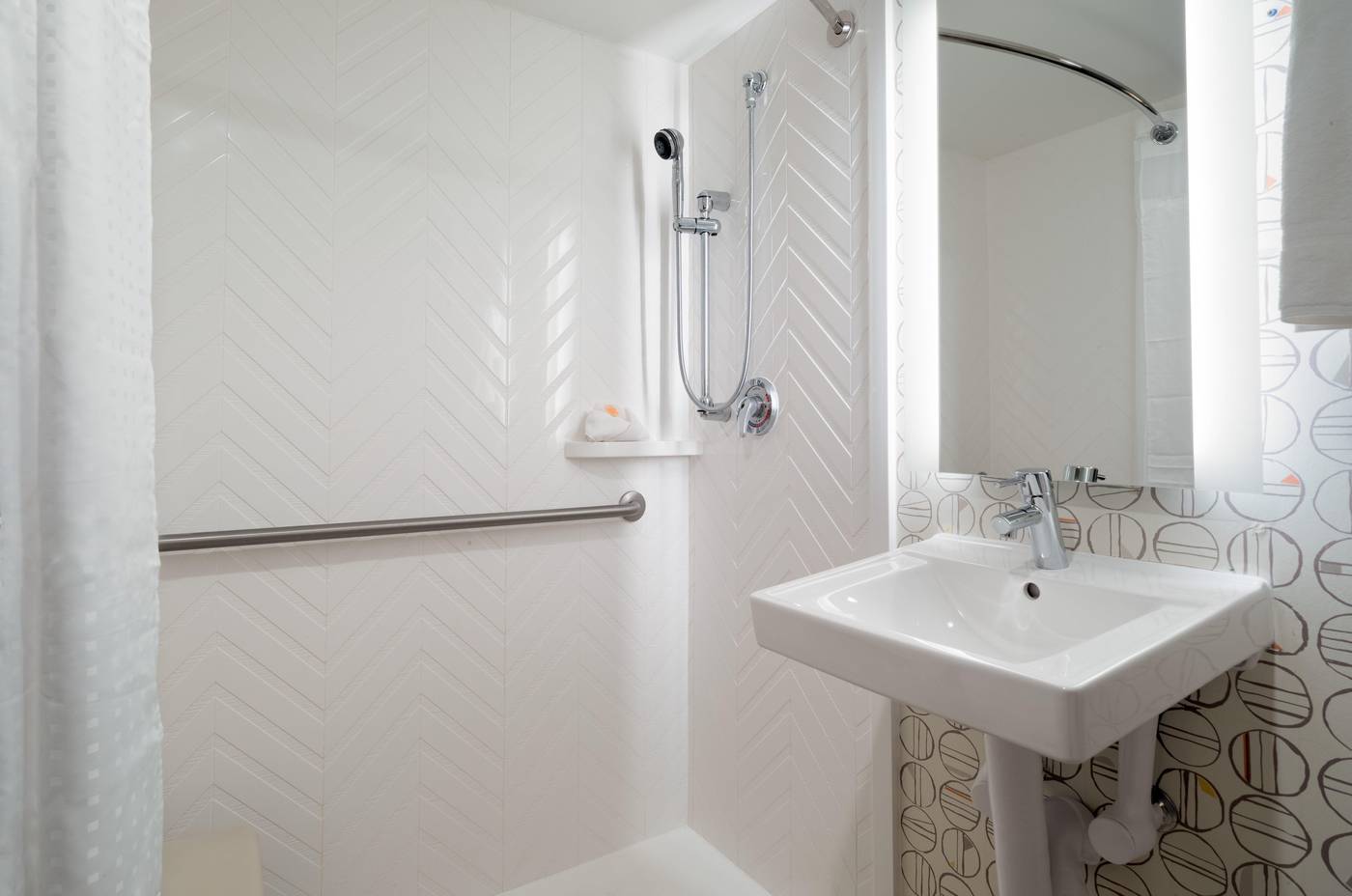 Holiday-Inn-New-York-City-Wall-Street-Room-20