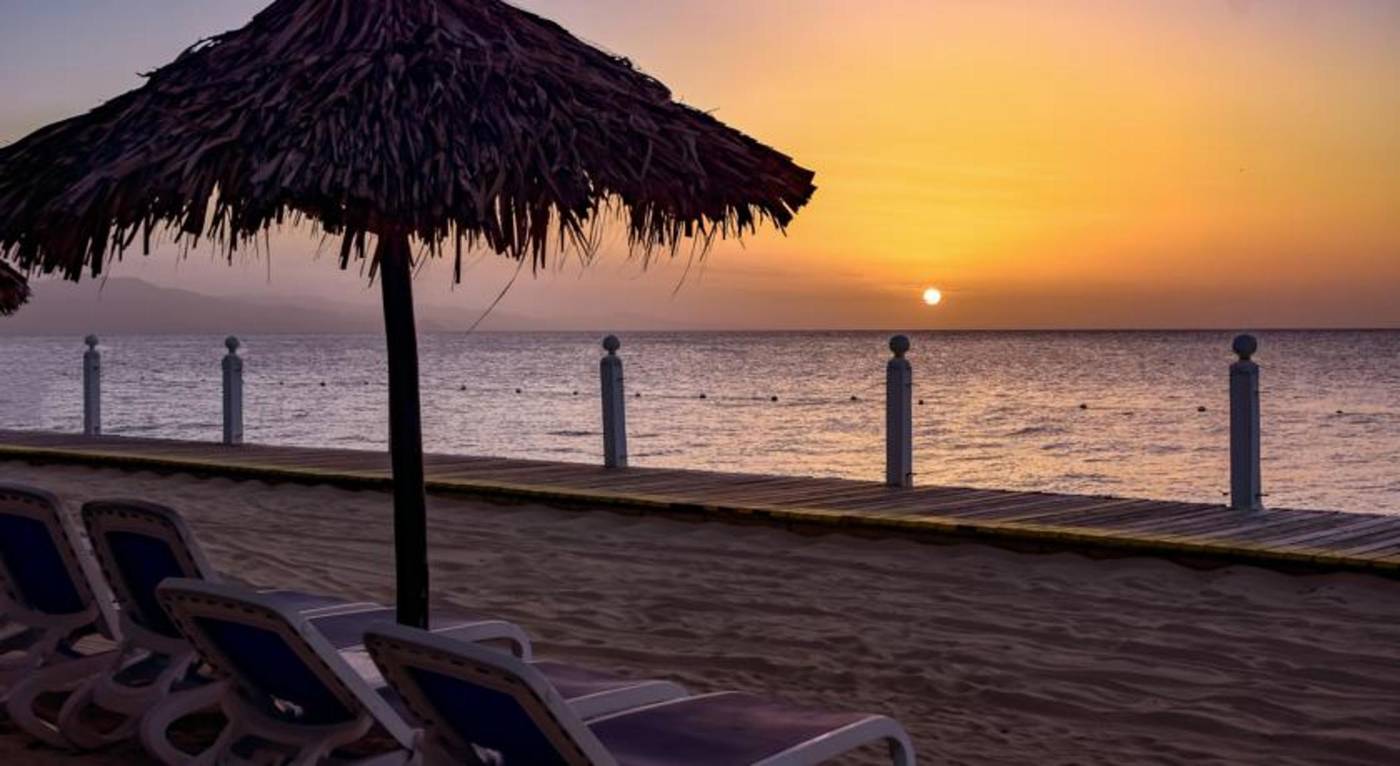 Grand-Decameron-Montego-Bay--A-Trademark-All-Inclusive-Beach-63