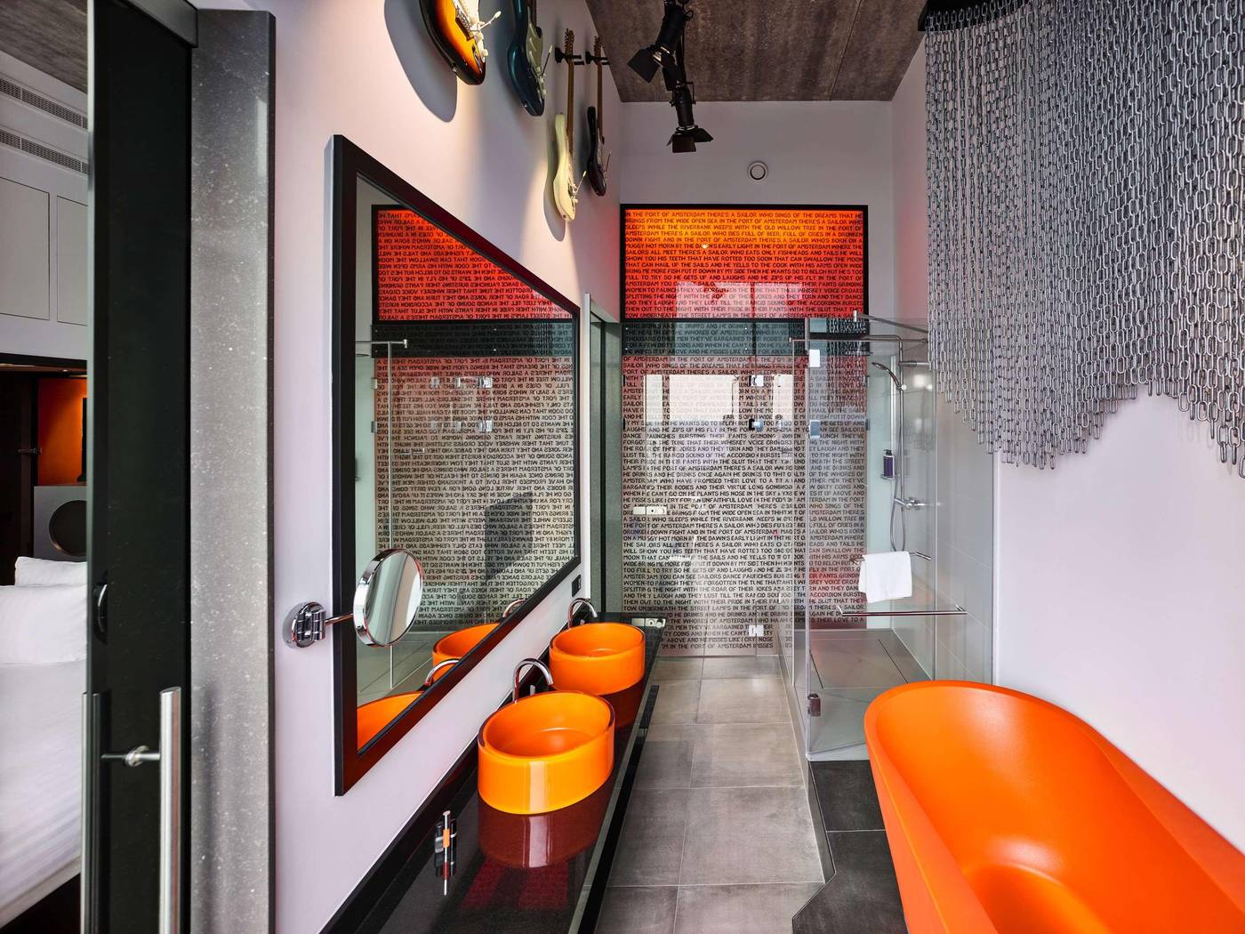 Jaz-in-the-City--Amsterdam-Room-37