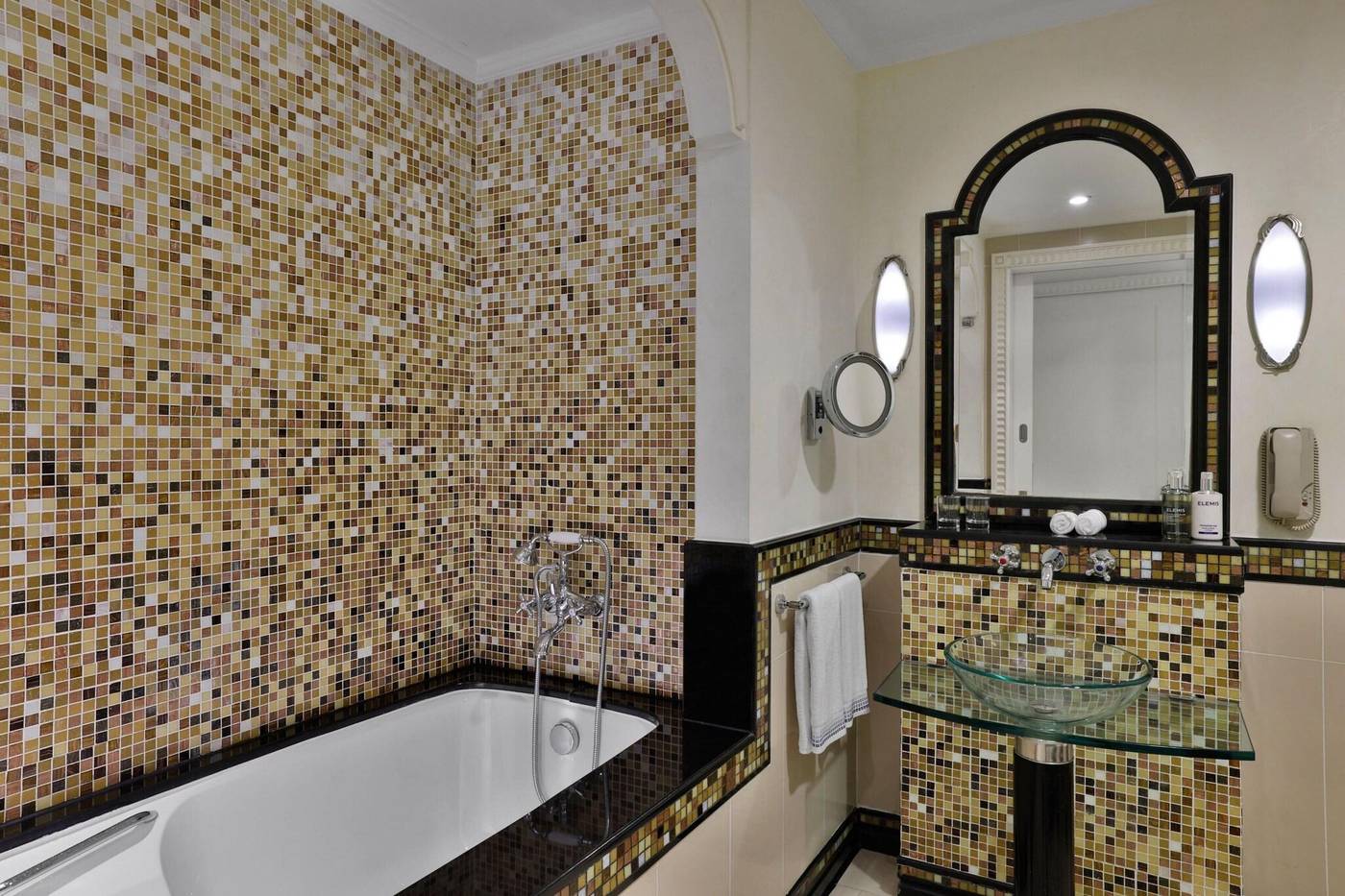 Habtoor-Grand-Resort--Autograph-Collection-Room-52