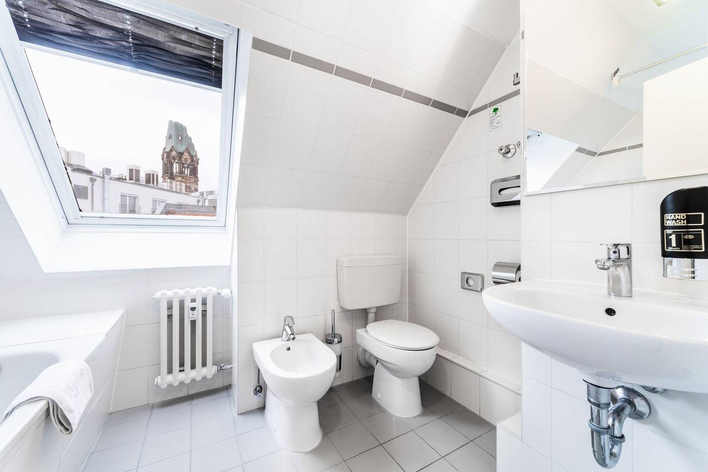 Upper-Room-Hotel-Room-34