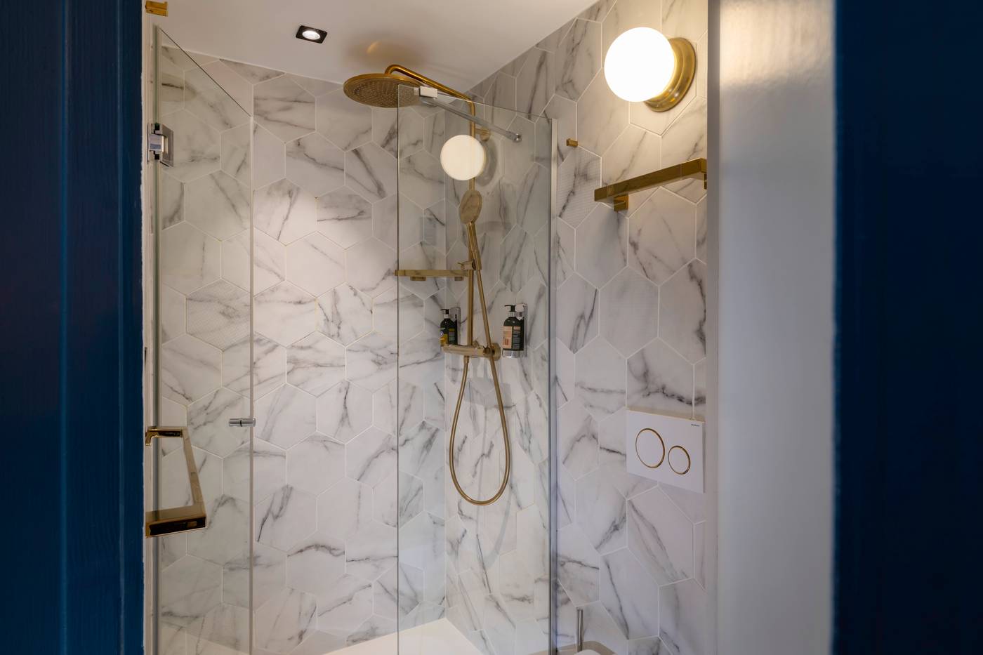 Maxim-Folies-Room-32